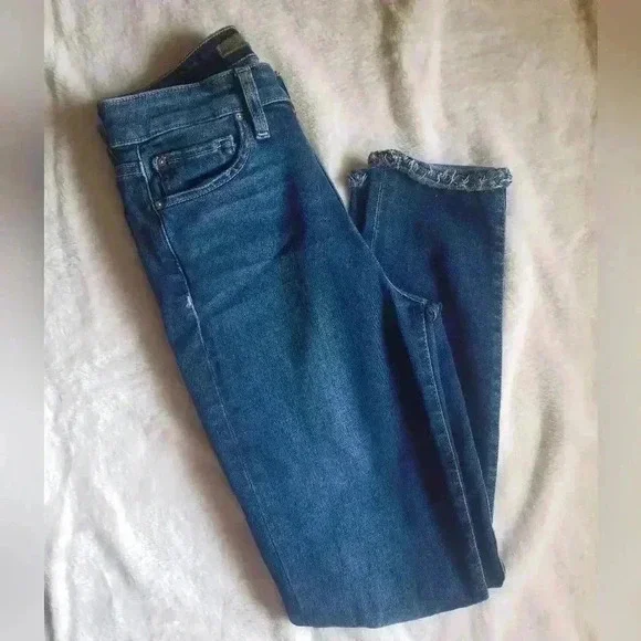 Joe's Jean Women's Sz.25 The Charlie Ankle Lenght Crop Distressed - Picture 2 of 9